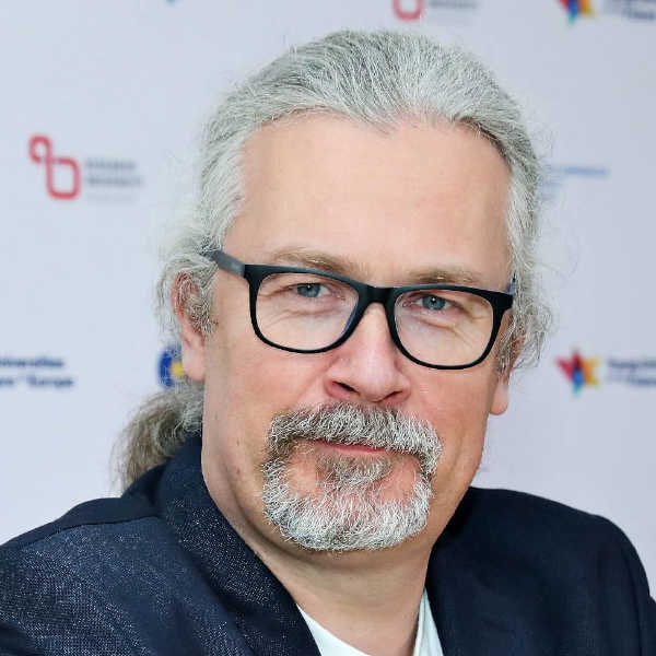 dr hab. prof. UMK Rafał Moczkodan